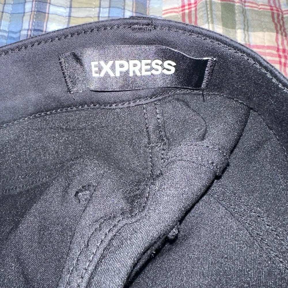 Express - Picture 3 of 7